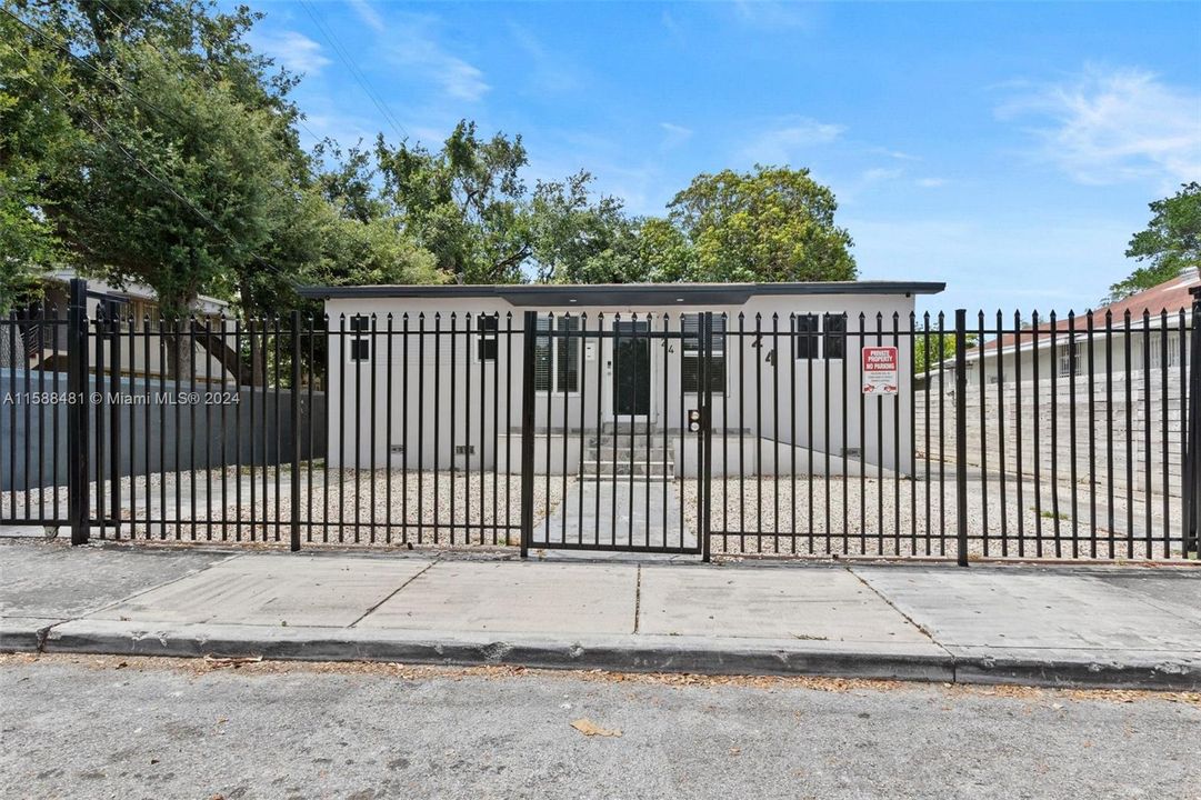 Fence for 2 parking spaces inside and additional street arking