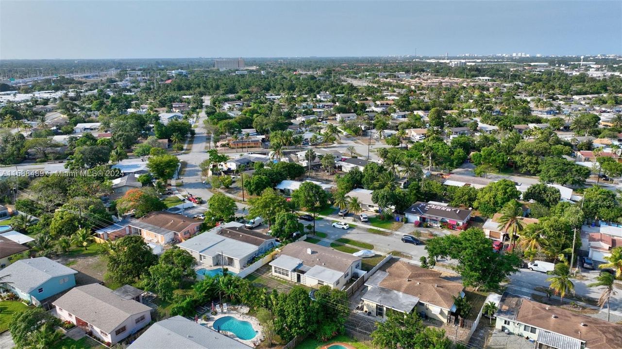 Active With Contract: $499,900 (3 beds, 2 baths, 1769 Square Feet)