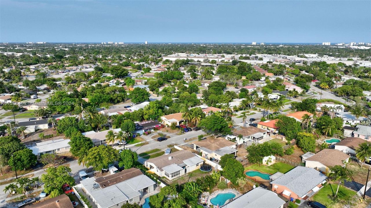 Active With Contract: $499,900 (3 beds, 2 baths, 1769 Square Feet)