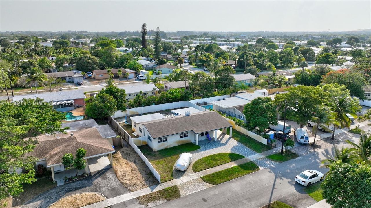 Active With Contract: $499,900 (3 beds, 2 baths, 1769 Square Feet)