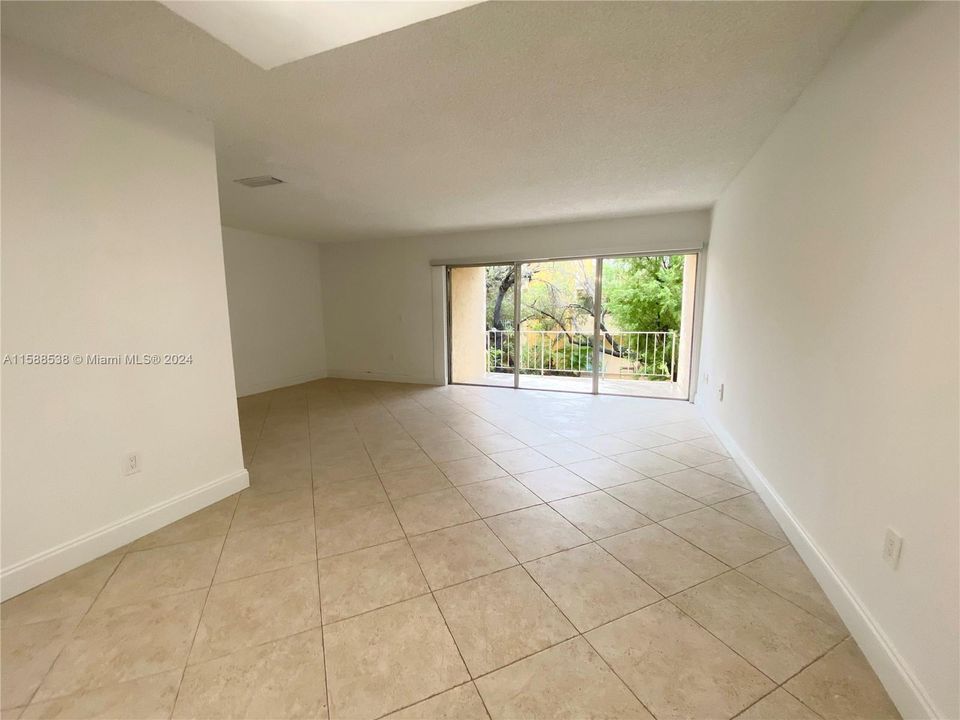 Recently Rented: $2,700 (2 beds, 2 baths, 1415 Square Feet)