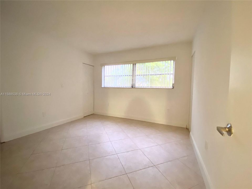 Recently Rented: $2,700 (2 beds, 2 baths, 1415 Square Feet)