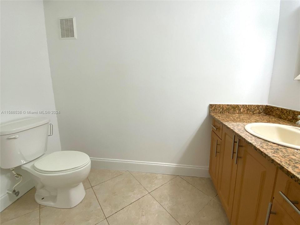 Recently Rented: $2,700 (2 beds, 2 baths, 1415 Square Feet)