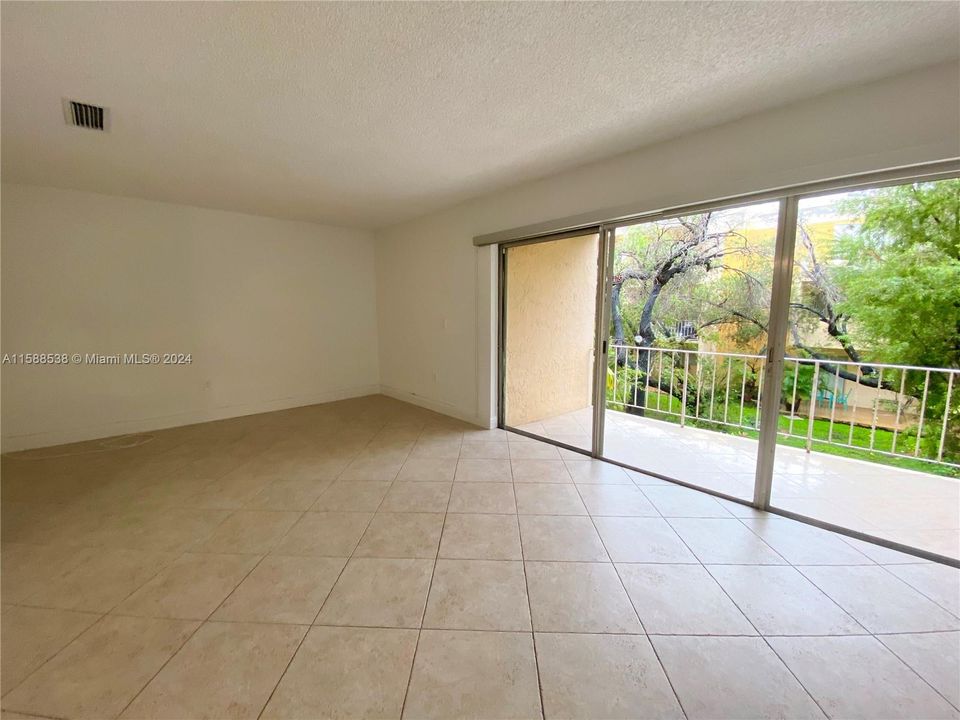 Recently Rented: $2,700 (2 beds, 2 baths, 1415 Square Feet)