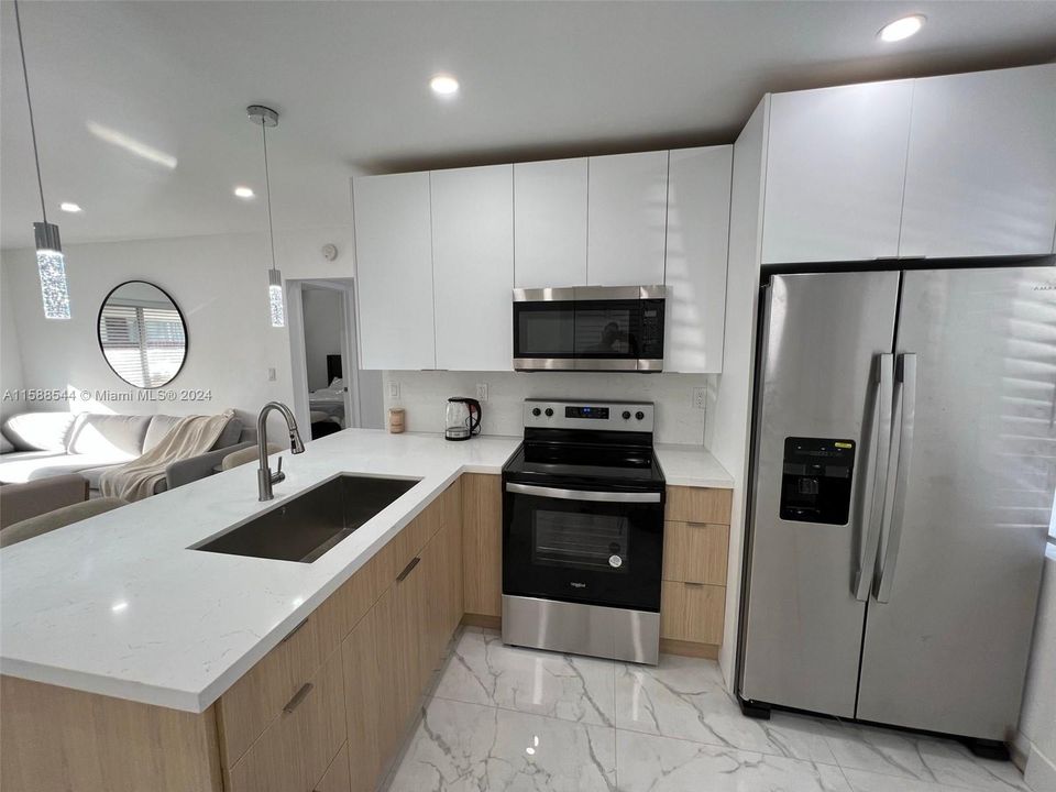 Active With Contract: $3,450 (3 beds, 2 baths, 1897 Square Feet)