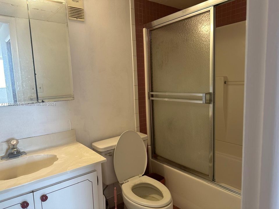 В аренду: $1,950 (2 спален, 2 ванн, 1133 Квадратных фут)