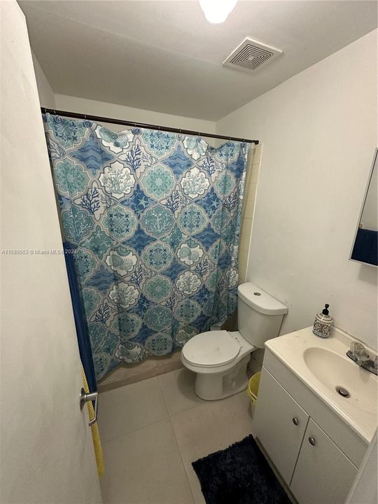 Active With Contract: $1,650 (1 beds, 1 baths, 1396 Square Feet)