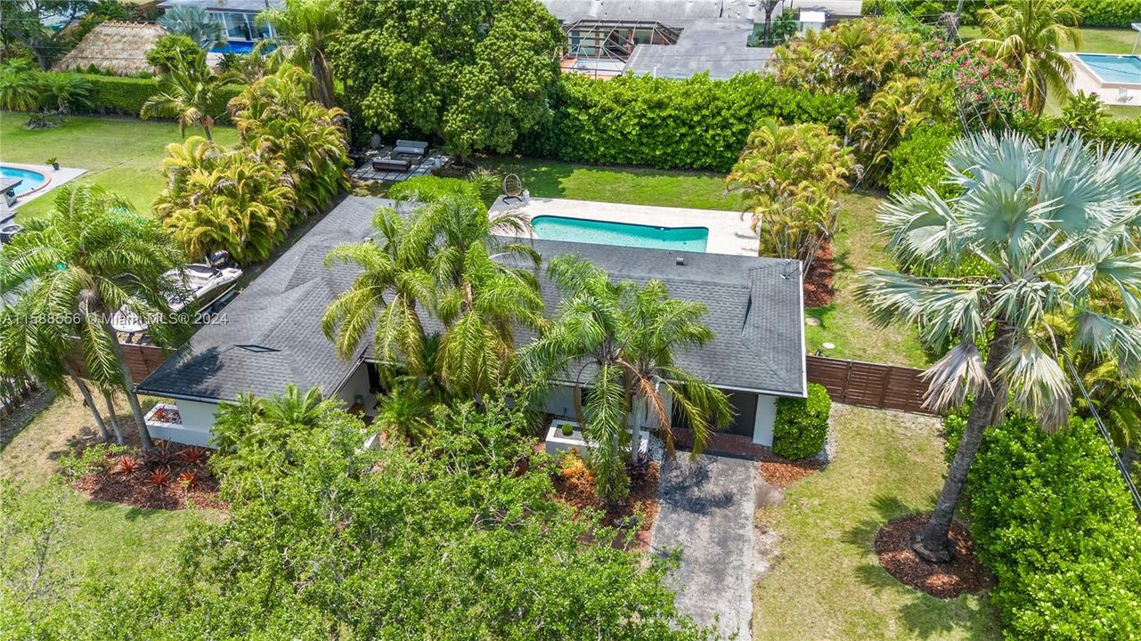 Recently Sold: $975,000 (3 beds, 2 baths, 1448 Square Feet)