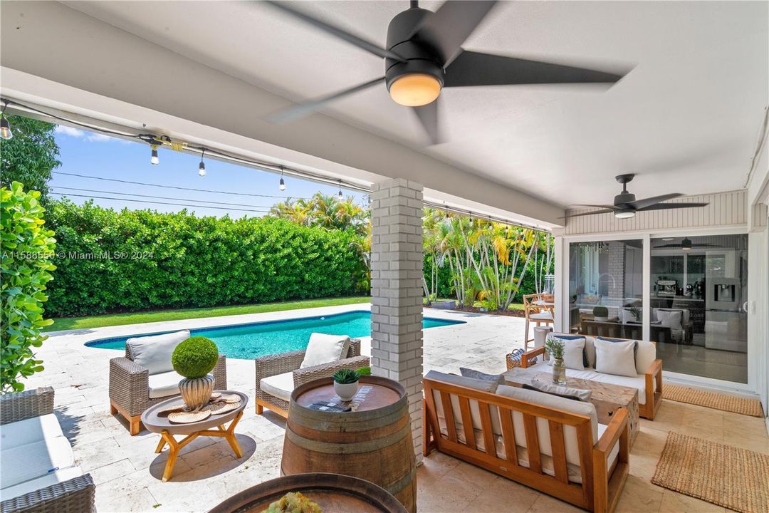 Recently Sold: $975,000 (3 beds, 2 baths, 1448 Square Feet)