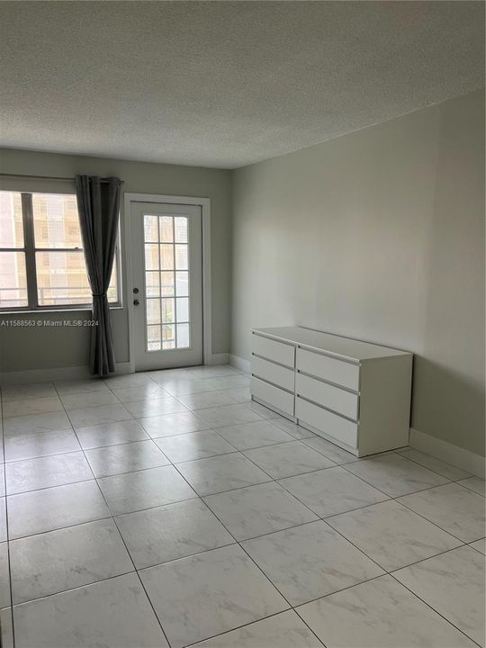 For Rent: $2,700 (2 beds, 2 baths, 1200 Square Feet)