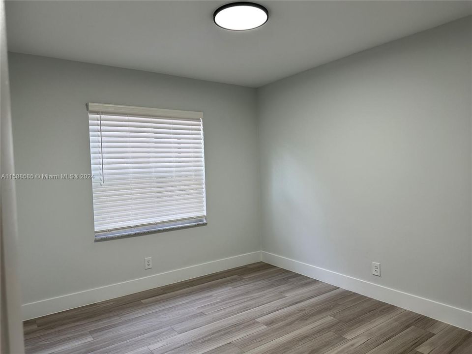 Active With Contract: $4,300 (3 beds, 2 baths, 1571 Square Feet)