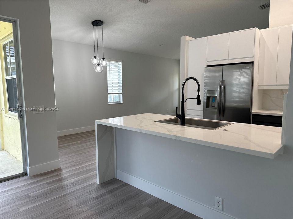 Active With Contract: $4,300 (3 beds, 2 baths, 1571 Square Feet)