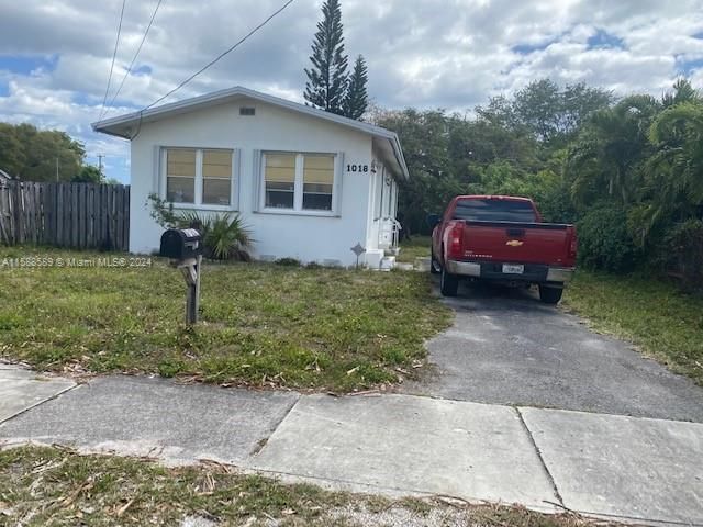 Recently Sold: $275,000 (3 beds, 1 baths, 800 Square Feet)