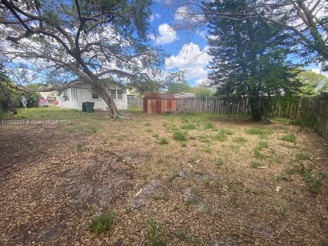 Recently Sold: $275,000 (3 beds, 1 baths, 800 Square Feet)