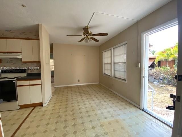 Recently Sold: $275,000 (3 beds, 1 baths, 800 Square Feet)