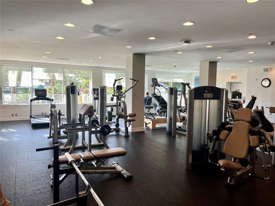 Recently Rented: $3,200 (1 beds, 1 baths, 832 Square Feet)