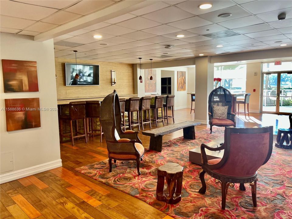 Recently Rented: $3,200 (1 beds, 1 baths, 832 Square Feet)