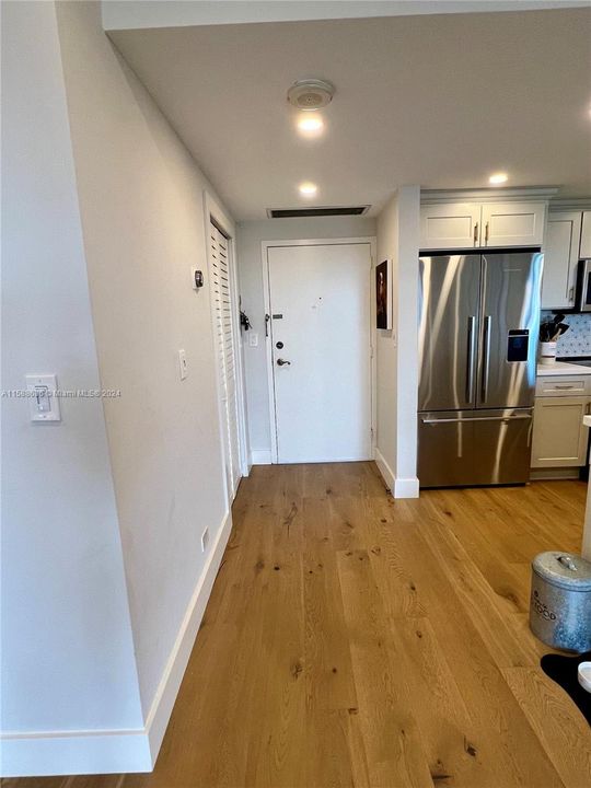 Recently Rented: $3,200 (1 beds, 1 baths, 832 Square Feet)