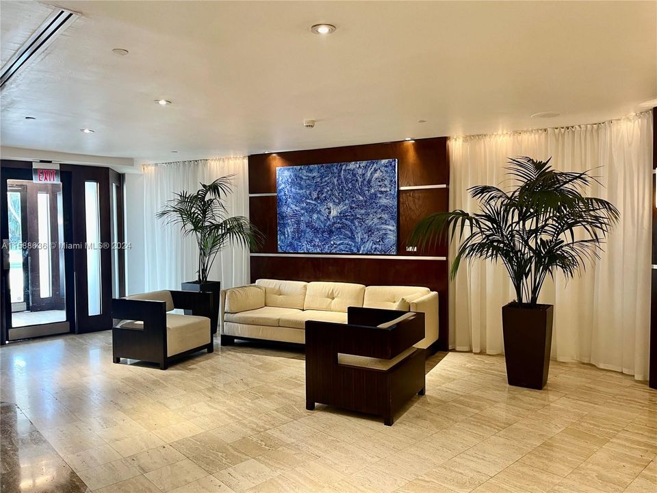 Recently Rented: $3,200 (1 beds, 1 baths, 832 Square Feet)