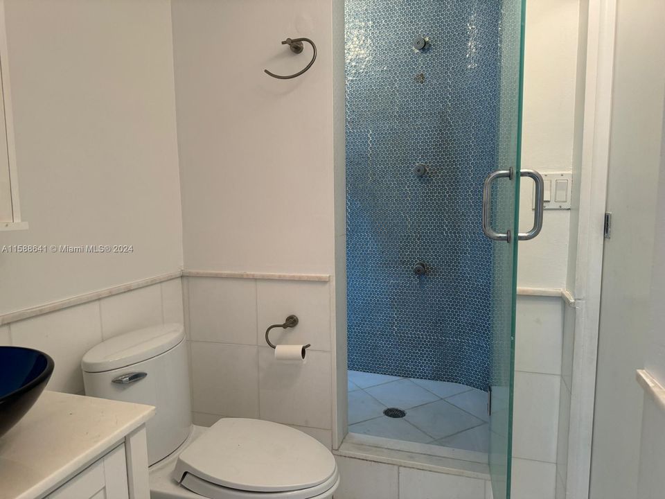 2nd Bathroom with shared shower