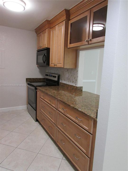 For Rent: $2,550 (2 beds, 2 baths, 946 Square Feet)