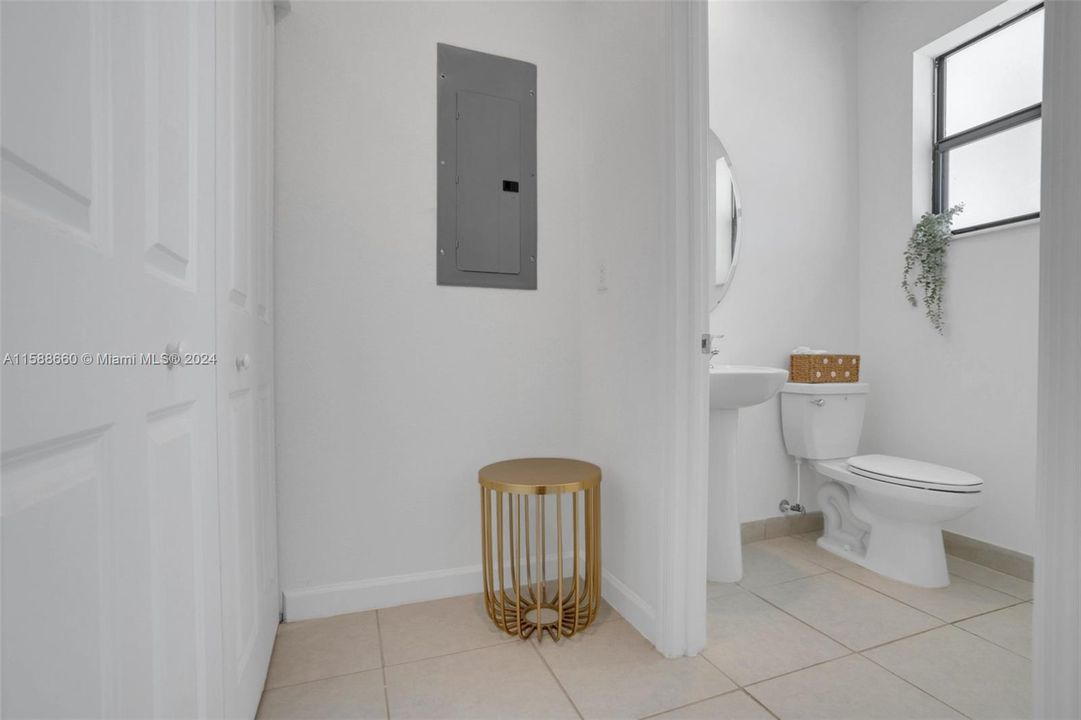待售: $485,000 (3 贝兹, 2 浴室, 1483 平方英尺)
