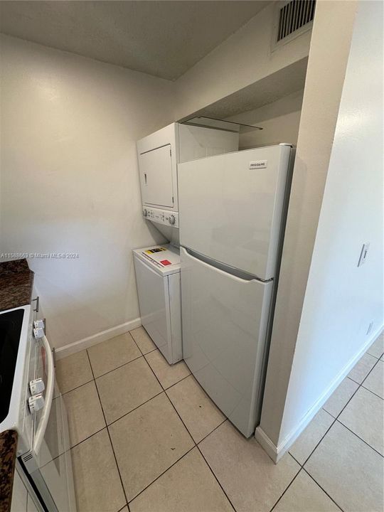 For Rent: $1,900 (2 beds, 2 baths, 768 Square Feet)