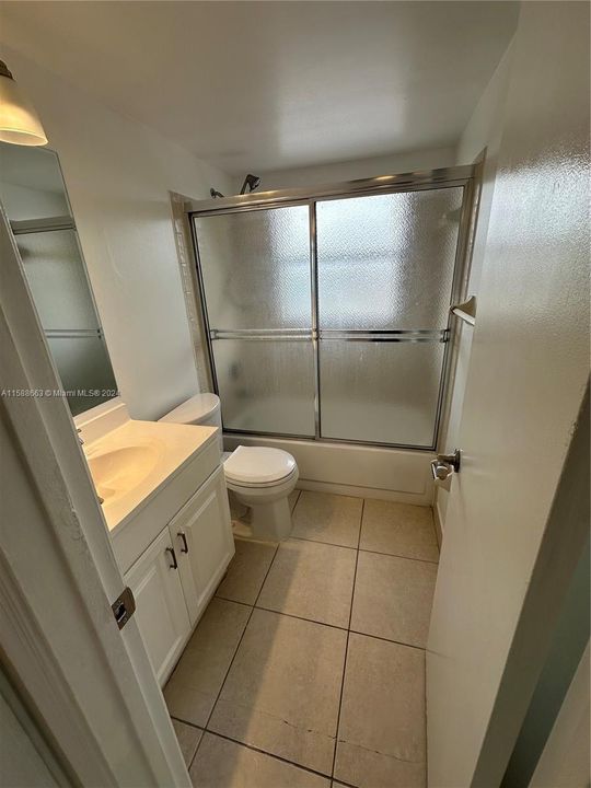 出租: $1,900 (2 贝兹, 2 浴室, 768 平方英尺)