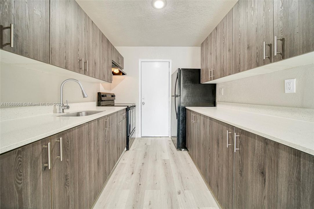 Recently Rented: $1,950 (1 beds, 1 baths, 450 Square Feet)