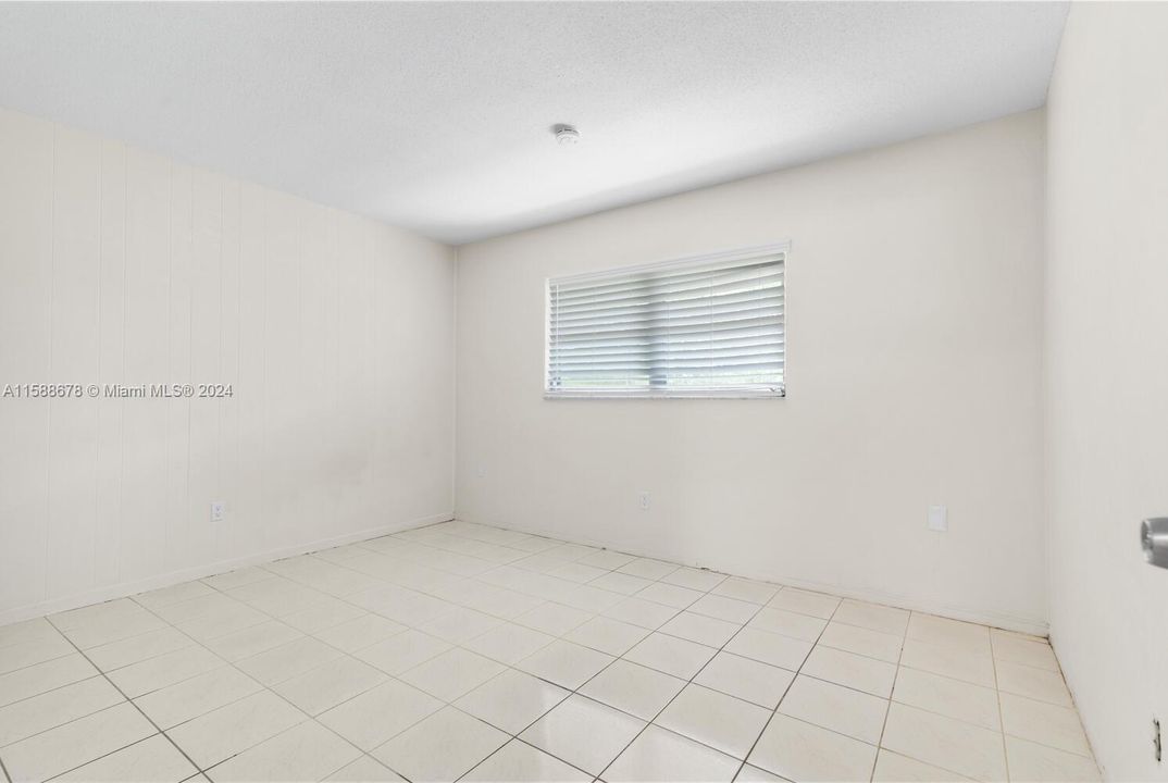Recently Rented: $2,200 (2 beds, 1 baths, 820 Square Feet)