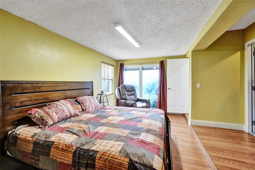 For Sale: $429,900 (3 beds, 2 baths, 1280 Square Feet)