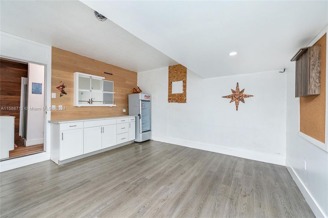 Active With Contract: $650,000 (3 beds, 2 baths, 2077 Square Feet)