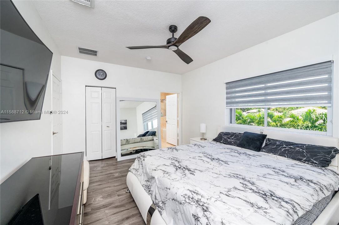 Active With Contract: $650,000 (3 beds, 2 baths, 2077 Square Feet)