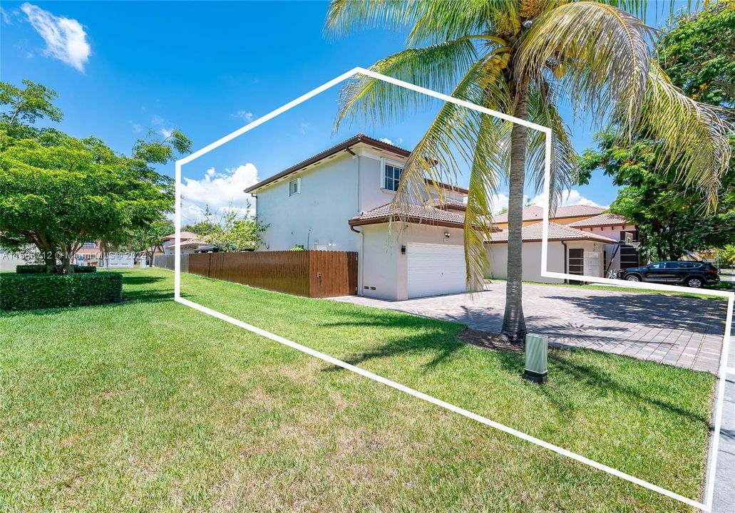 Active With Contract: $650,000 (3 beds, 2 baths, 2077 Square Feet)