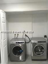 Active With Contract: $2,400 (2 beds, 2 baths, 1231 Square Feet)