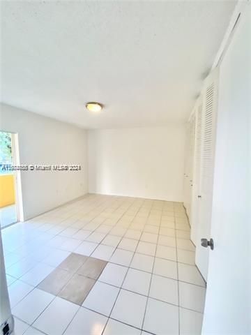 For Rent: $1,590 (1 beds, 1 baths, 564 Square Feet)