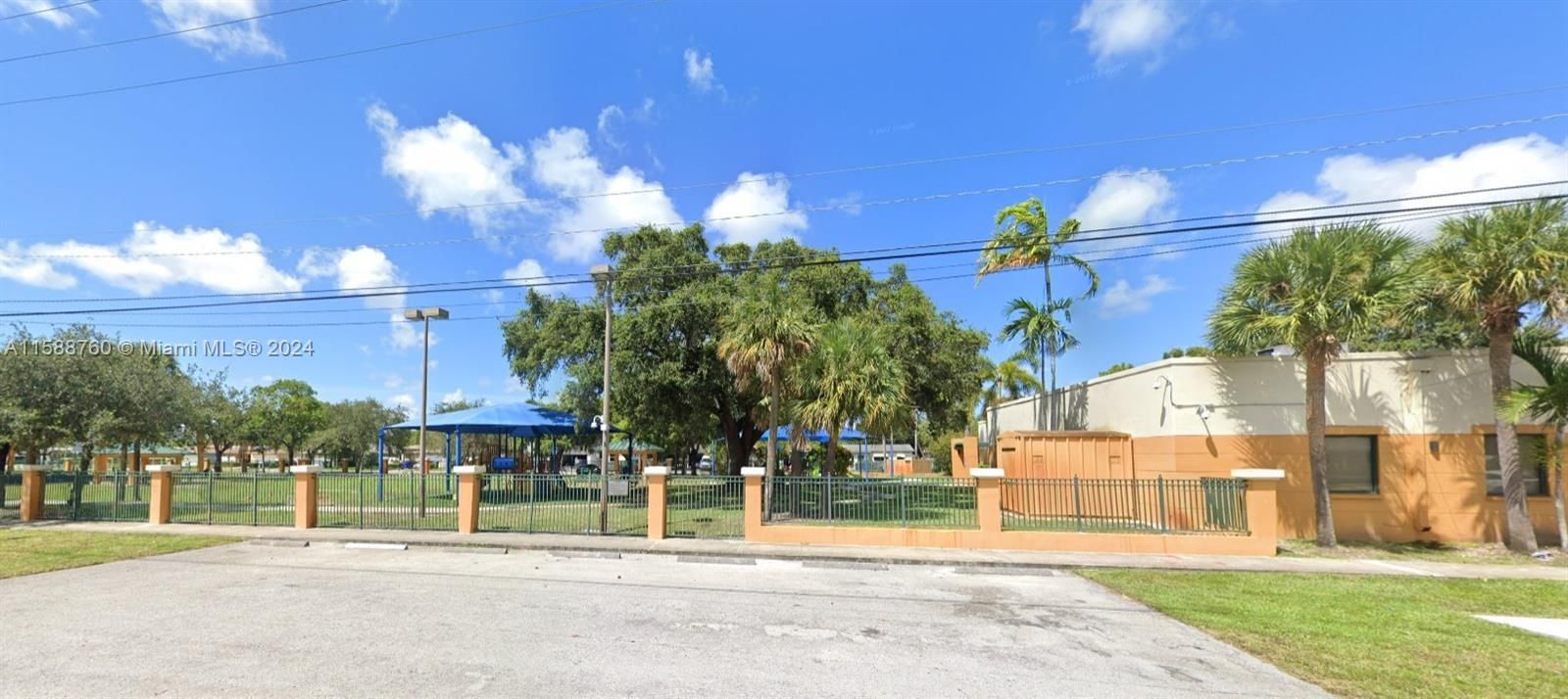 Active With Contract: $2,370 (4 beds, 2 baths, 1169 Square Feet)