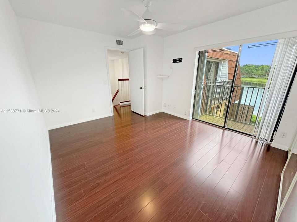 Active With Contract: $2,800 (2 beds, 2 baths, 1372 Square Feet)