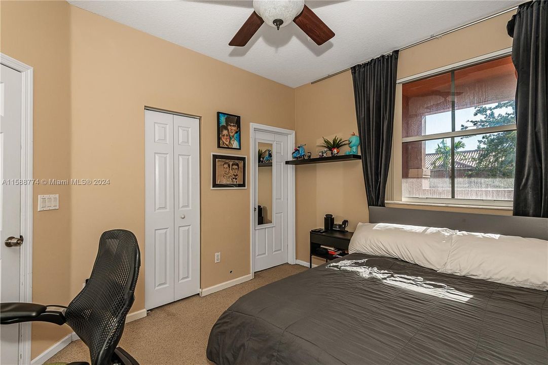 Active With Contract: $389,900 (2 beds, 2 baths, 1379 Square Feet)