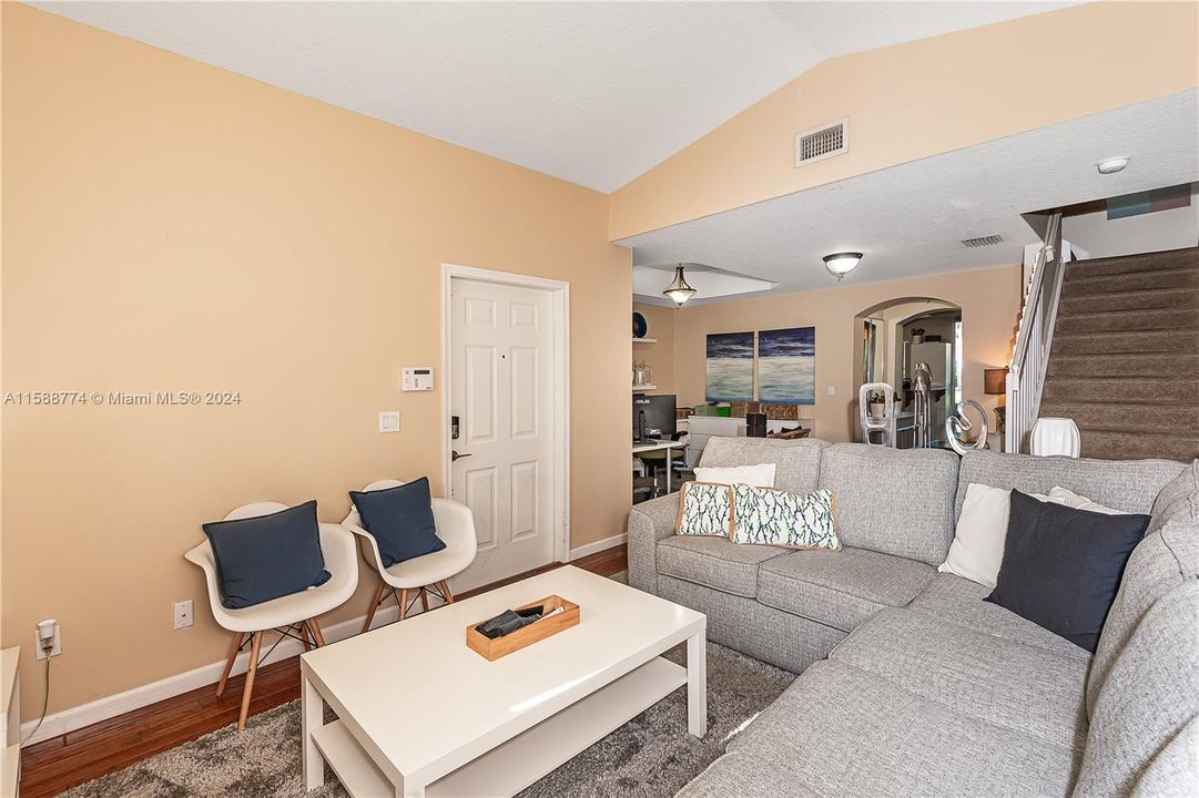 Active With Contract: $389,900 (2 beds, 2 baths, 1379 Square Feet)