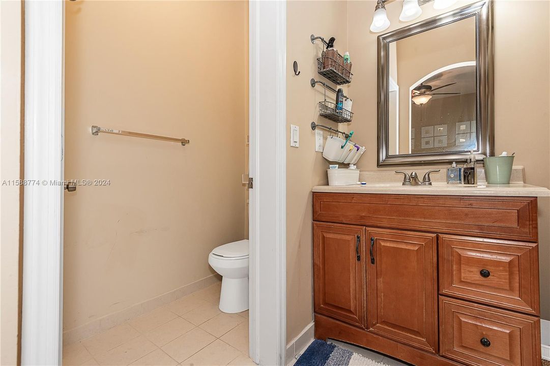 Active With Contract: $389,900 (2 beds, 2 baths, 1379 Square Feet)