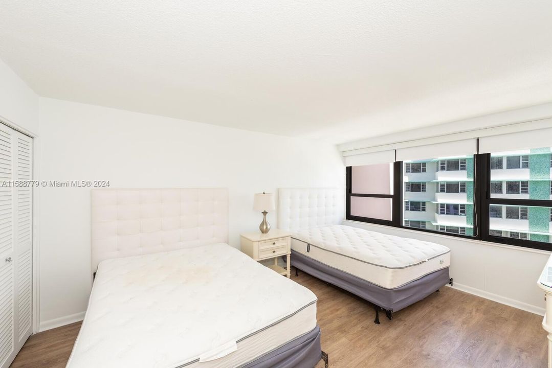 For Sale: $550,000 (2 beds, 2 baths, 960 Square Feet)