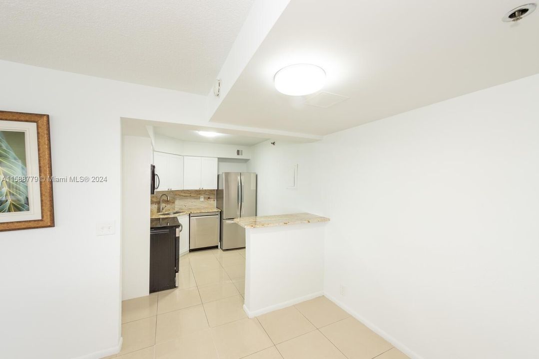 For Sale: $550,000 (2 beds, 2 baths, 960 Square Feet)