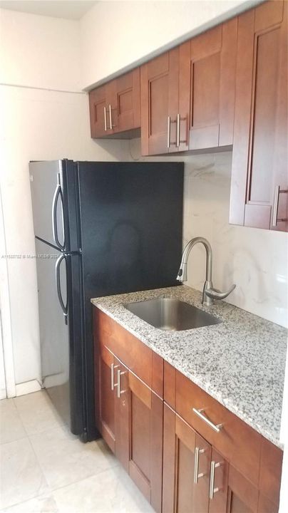 For Rent: $1,800 (1 beds, 1 baths, 578 Square Feet)