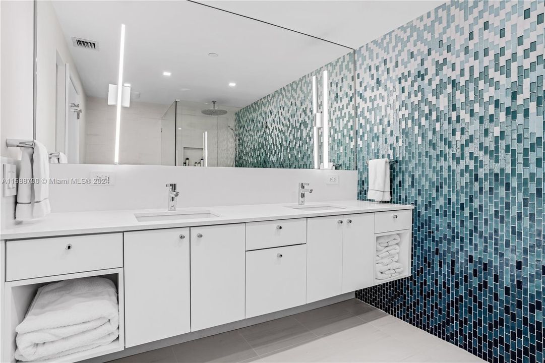 Recently Rented: $8,000 (2 beds, 2 baths, 1531 Square Feet)