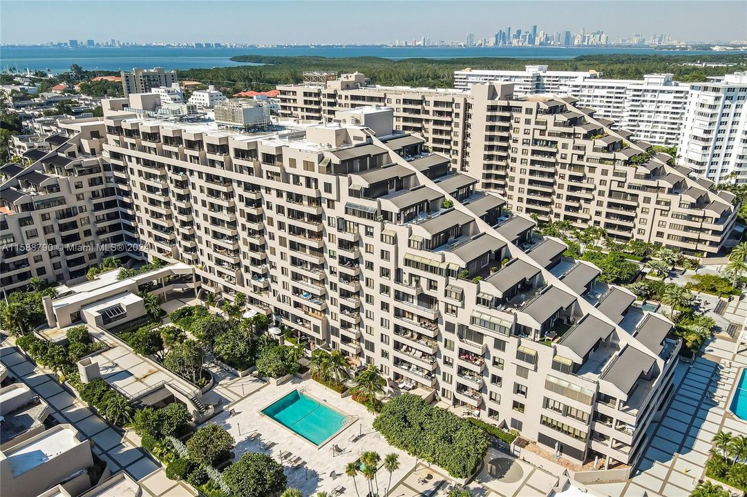 Recently Rented: $8,000 (2 beds, 2 baths, 1531 Square Feet)