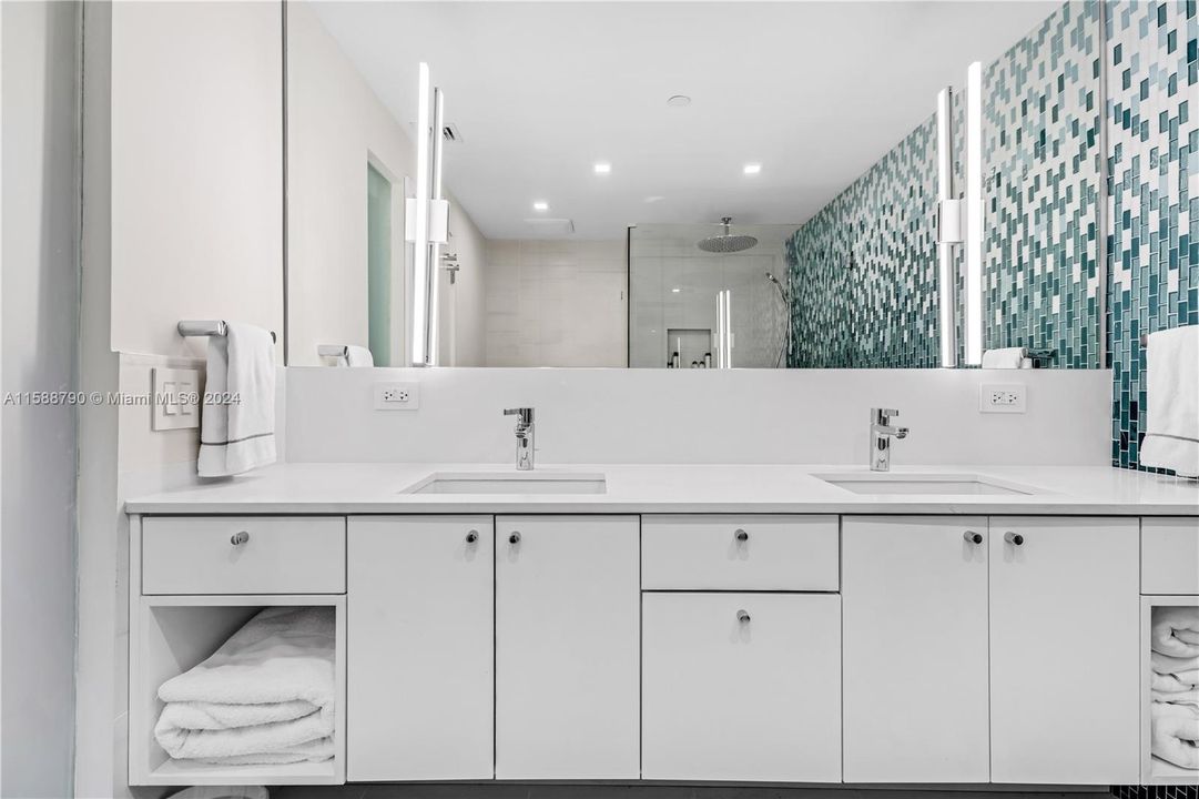 Recently Rented: $8,000 (2 beds, 2 baths, 1531 Square Feet)