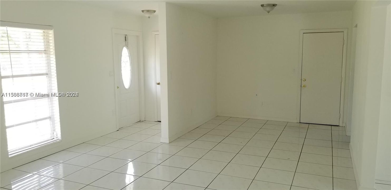 Recently Rented: $3,500 (3 beds, 2 baths, 1323 Square Feet)