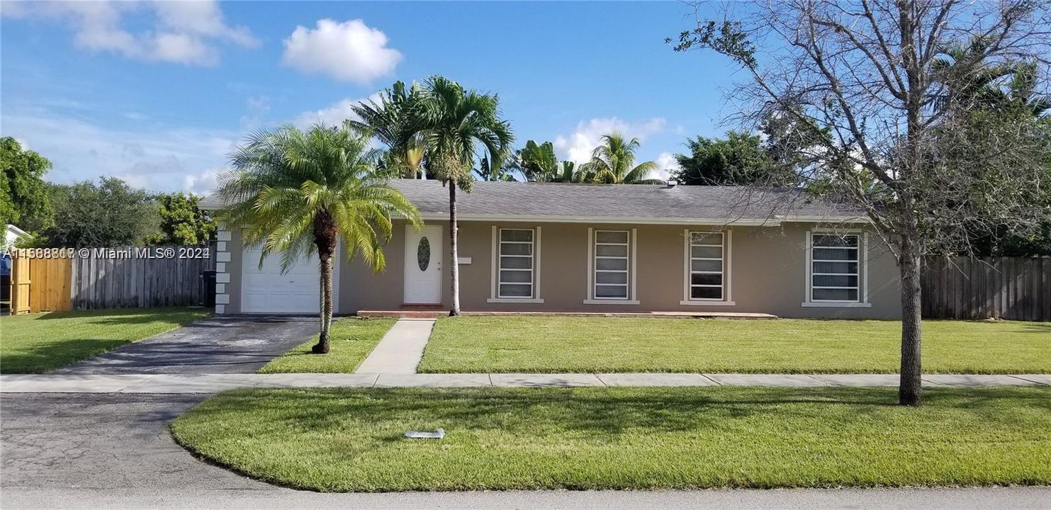 Recently Rented: $3,500 (3 beds, 2 baths, 1323 Square Feet)