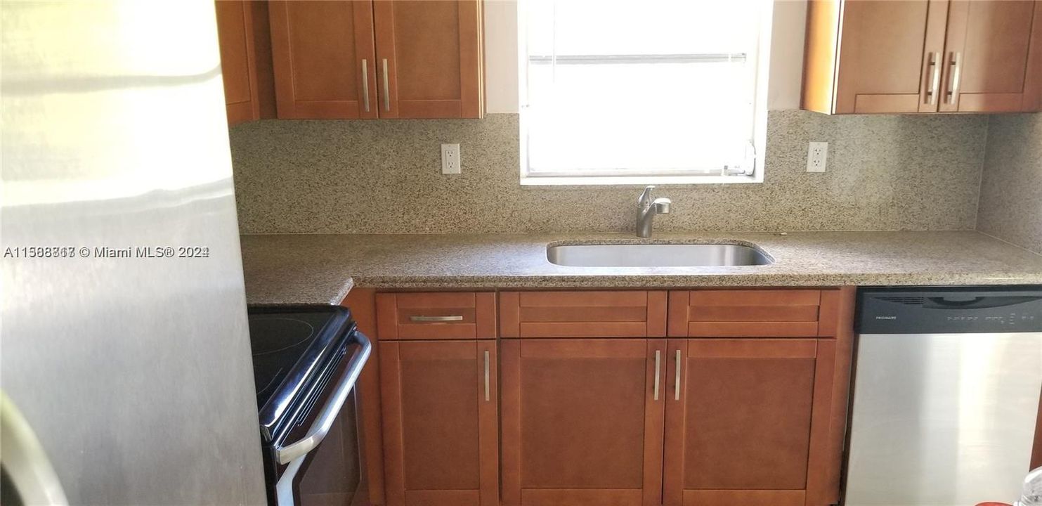 Recently Rented: $3,500 (3 beds, 2 baths, 1323 Square Feet)